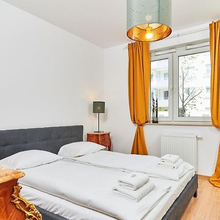 Vintage Apartment In New Estate With Parking - Krzyki Wroclaw By Noclegi Renters ภายนอก รูปภาพ