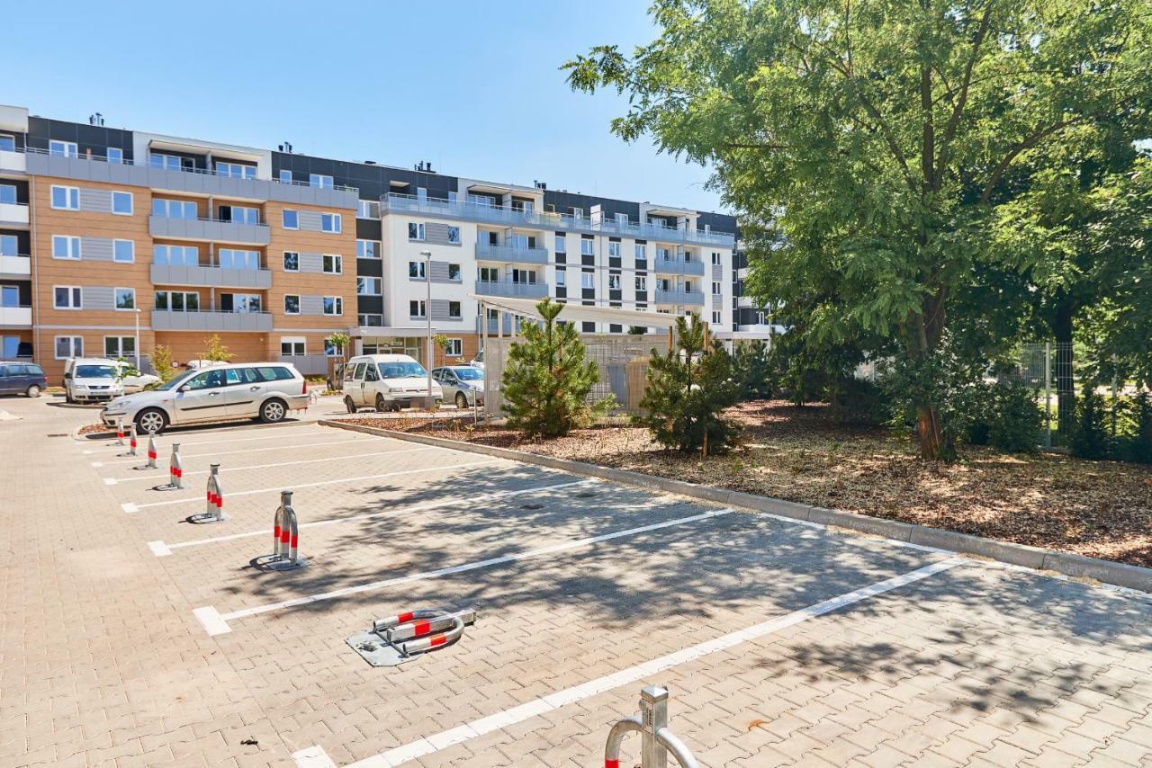 Vintage Apartment In New Estate With Parking - Krzyki Wroclaw By Noclegi Renters ภายนอก รูปภาพ