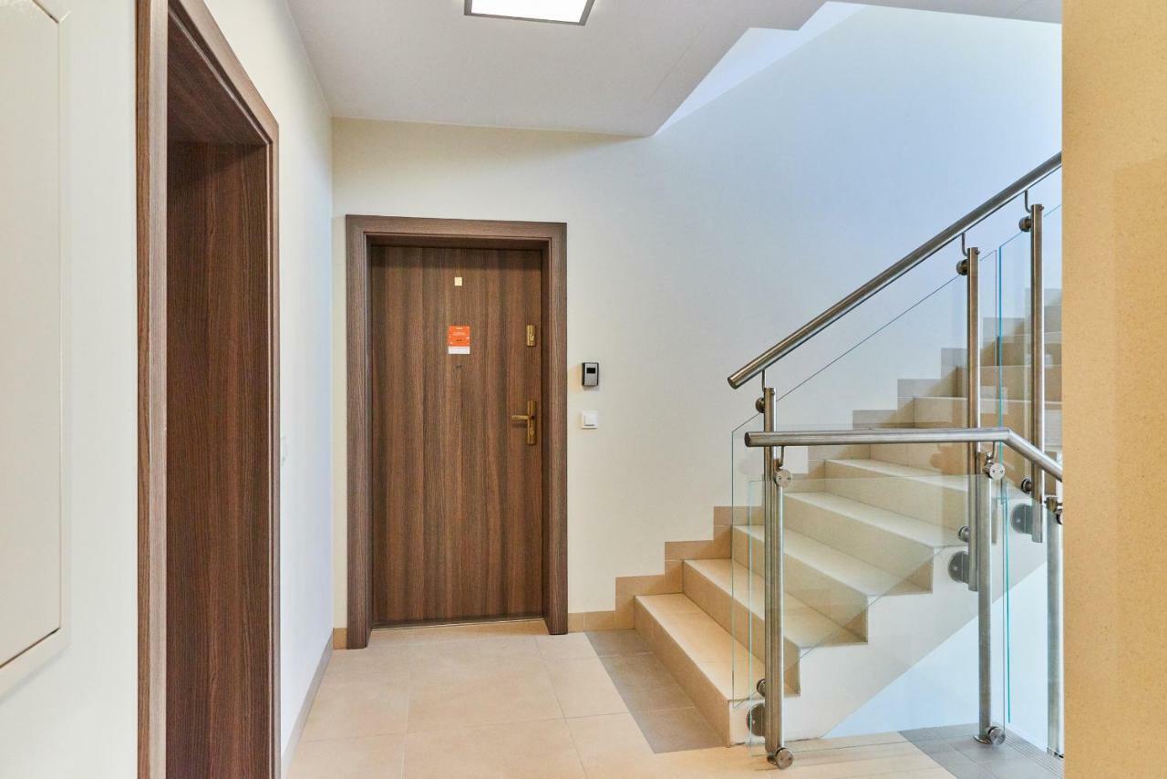 Vintage Apartment In New Estate With Parking - Krzyki Wroclaw By Noclegi Renters ภายนอก รูปภาพ