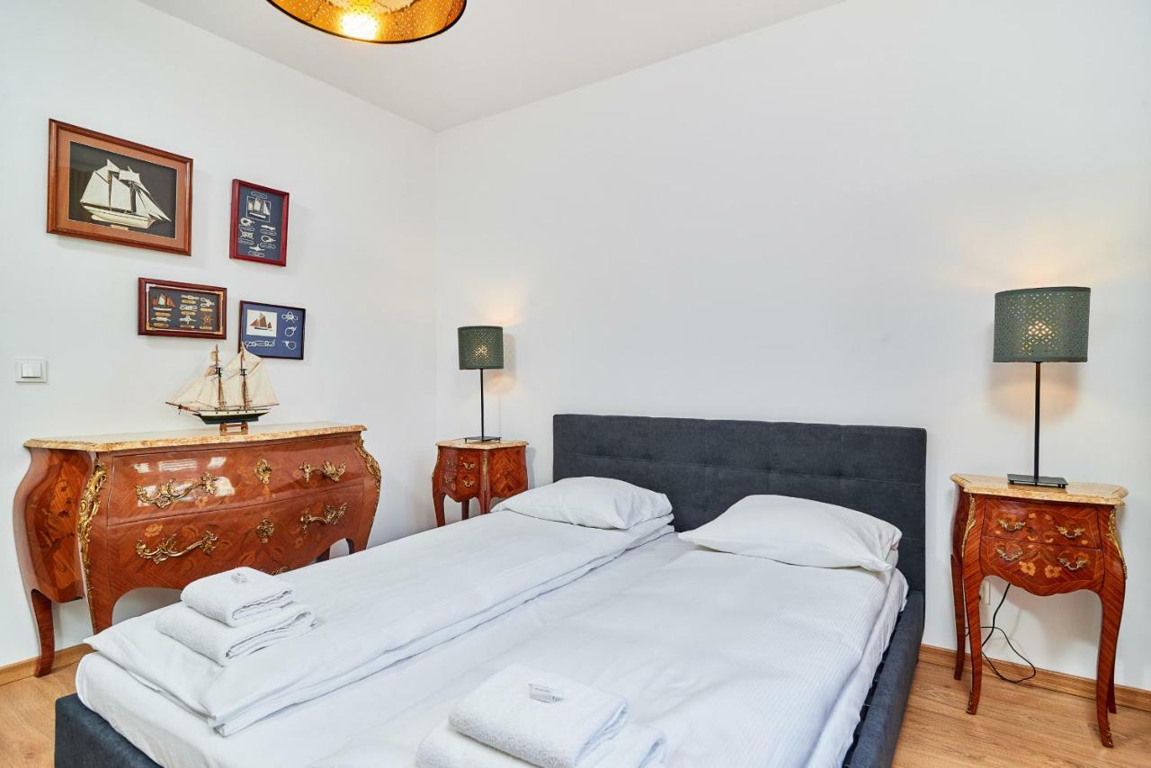 Vintage Apartment In New Estate With Parking - Krzyki Wroclaw By Noclegi Renters ภายนอก รูปภาพ